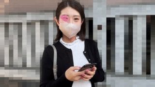 色白清楚美人にパイタッチ！自宅でパンツ食い込ませ、美尻も揉む。ブルセラ買取【ローアングル/パンティ】