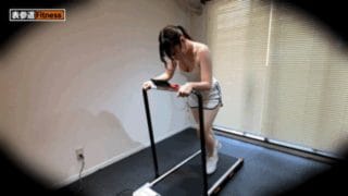 【緊迫】やだぁ…だめ…抵抗されながらも介抱する手が止まらない…!!ランニング中に酸欠に陥った美人ウエディングプランナーの無防備ボ